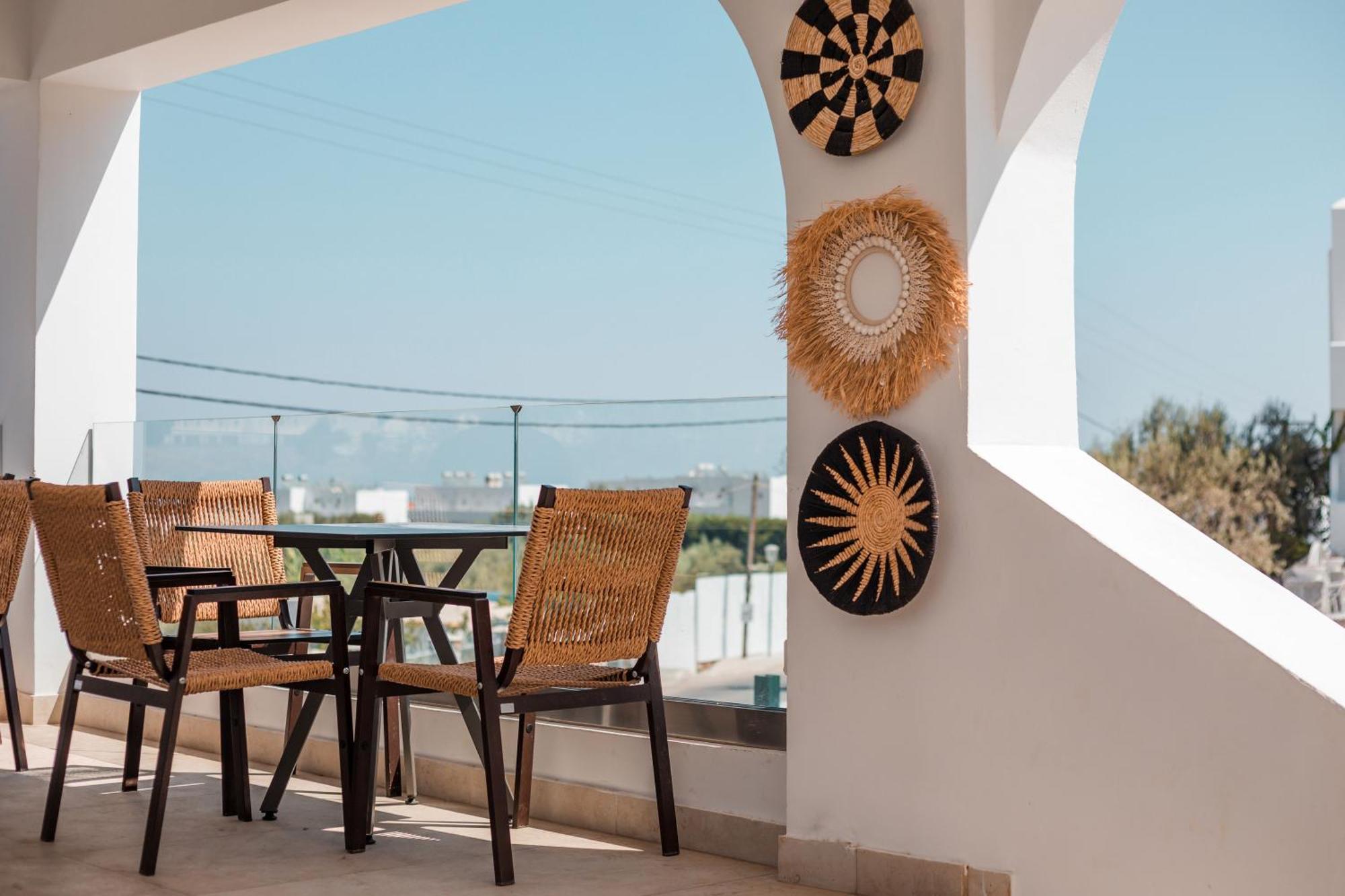 Lambis Studios & Apartments Líndos Екстериор снимка
