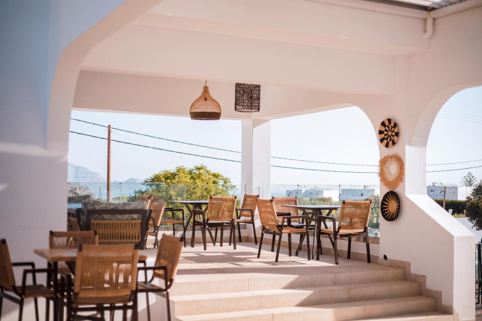 Lambis Studios & Apartments Líndos Екстериор снимка