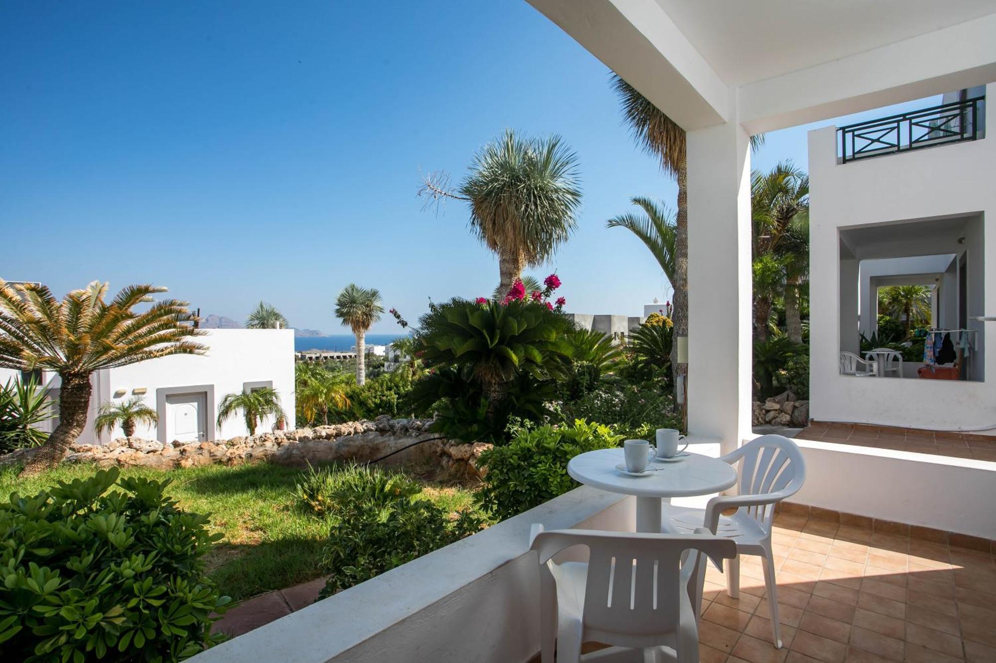 Lambis Studios & Apartments Líndos Екстериор снимка