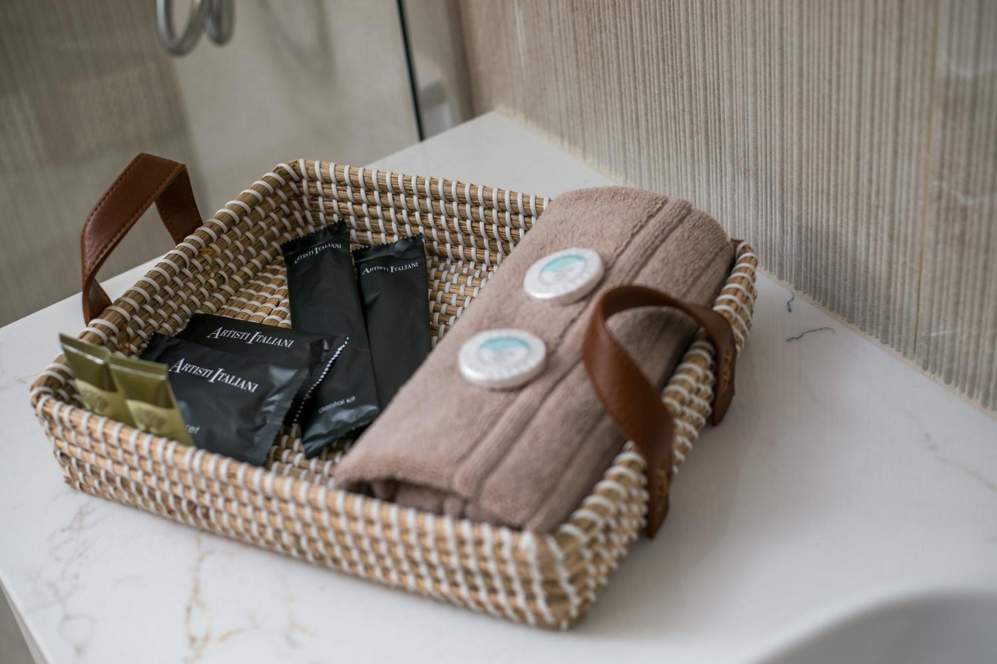 Lambis Studios & Apartments Líndos Екстериор снимка